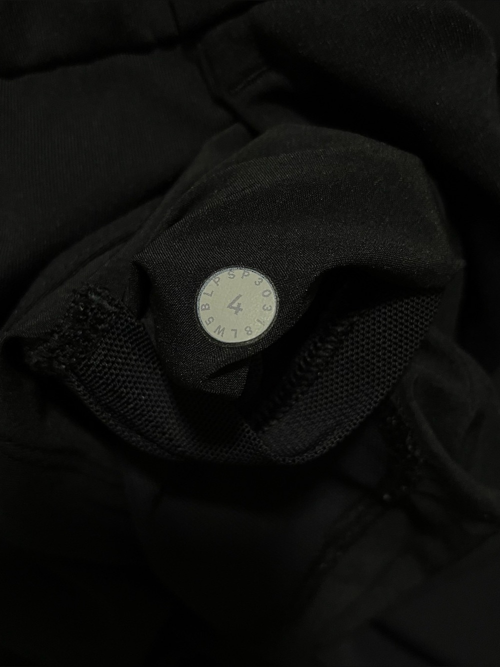 Lululemon On The Fly Pant *28" Athletic Athleisure Workout 7/8 Length Pants - Picture 8 of 8